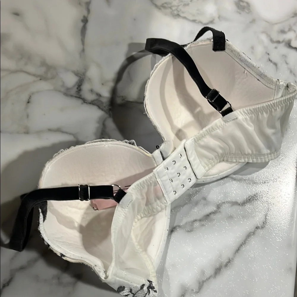 Victorias Secret adjustable addition underwire